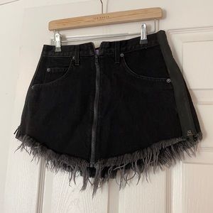 CARMAR size 26 black jean skirt with zipper detail